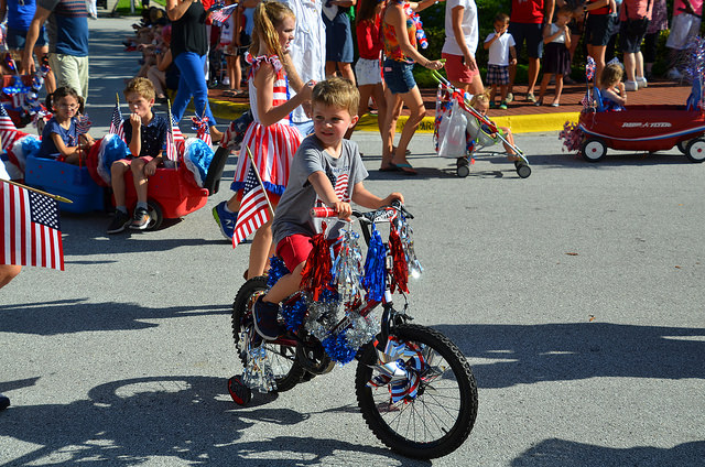 28016882171_2481167664_z